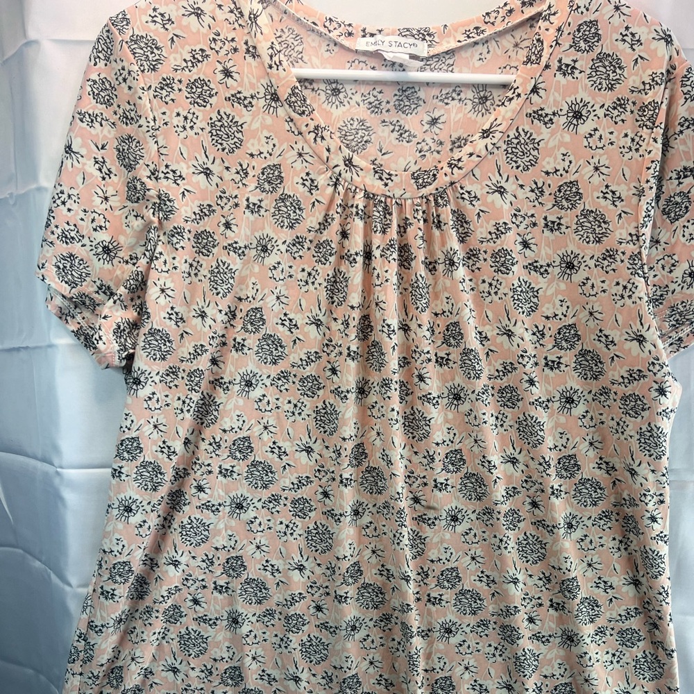 Emily Stacy Women Sz 2X‎ Top Floral Shirt NWOT